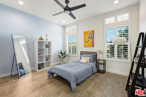 $2,449,000 | 29500 Heathercliff Road, Unit 105, Malibu, CA 90265