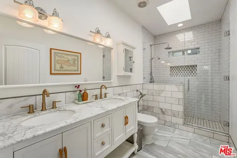 $2,449,000 | 29500 Heathercliff Road, Unit 105, Malibu, CA 90265