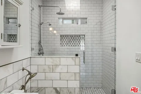 $2,449,000 | 29500 Heathercliff Road, Unit 105, Malibu, CA 90265