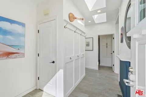 $2,449,000 | 29500 Heathercliff Road, Unit 105, Malibu, CA 90265