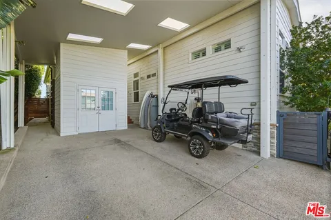 $2,449,000 | 29500 Heathercliff Road, Unit 105, Malibu, CA 90265