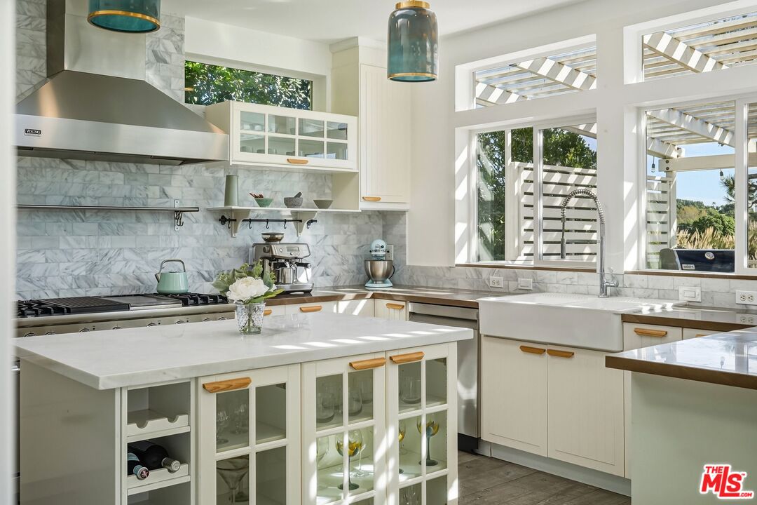 29500 Heathercliff Road, Unit 105 Malibu, CA 90265 - Photo 8 of 67