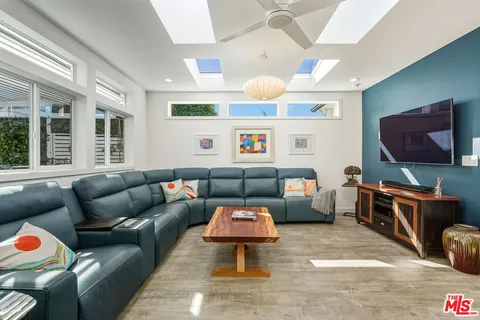 $2,449,000 | 29500 Heathercliff Road, Unit 105, Malibu, CA 90265