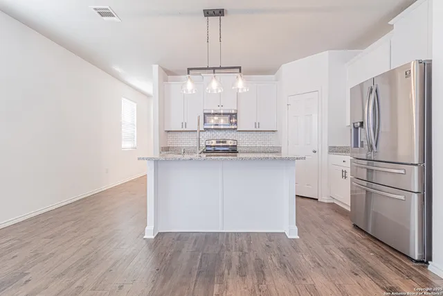 $1,750 | 6739 Freedom, San Antonio, TX 78242