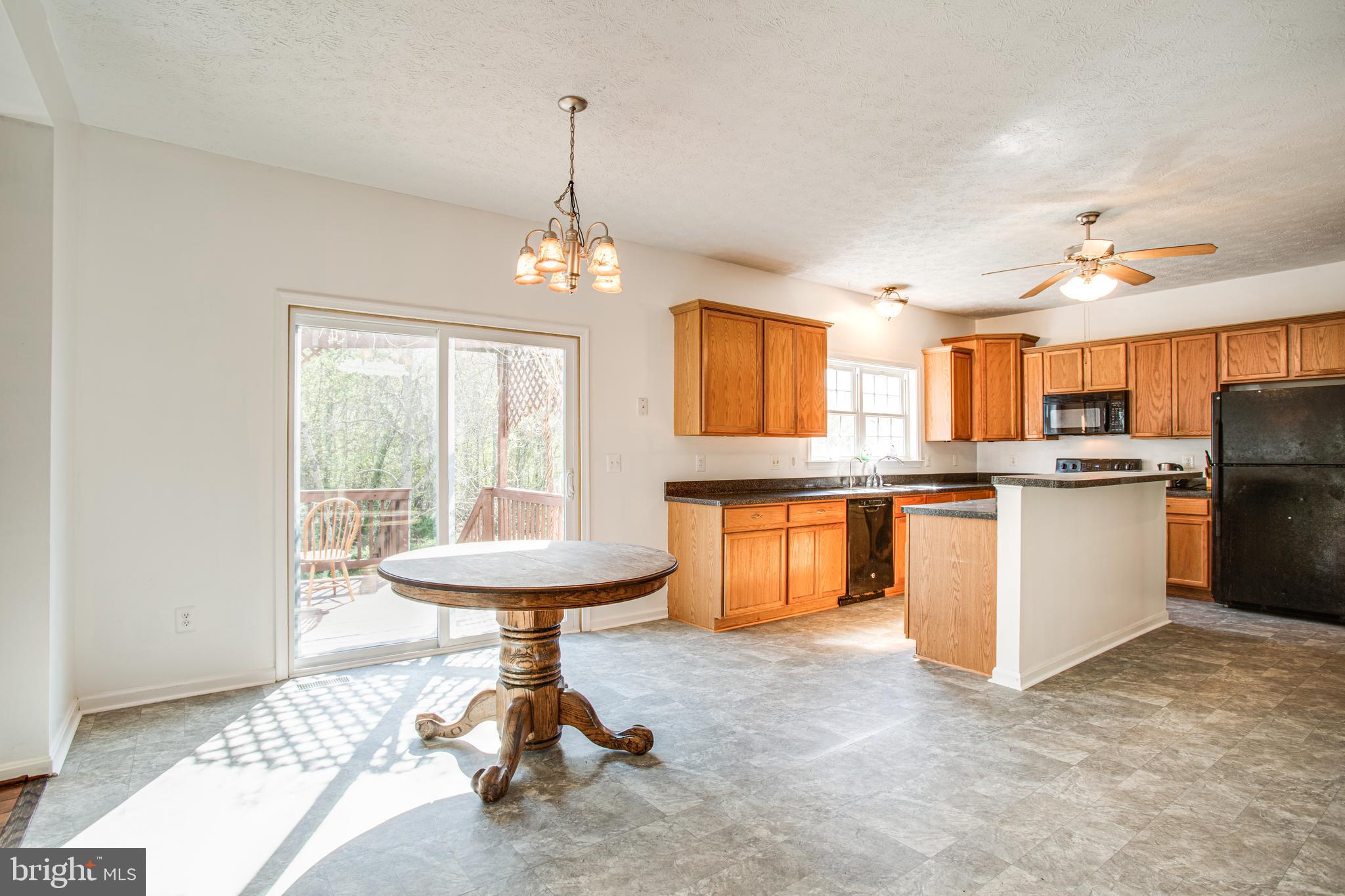 35258 Pheasant Ridge Road Locust Grove, VA 22508 - Photo 12 of 51 Plenty of space for eat in kitchen