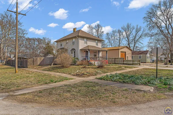 $189,900 | 502 Orange Street, Rossville, KS 66533