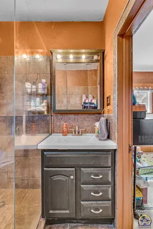 $189,900 | 502 Orange Street, Rossville, KS 66533