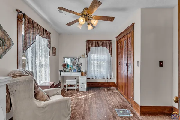 $189,900 | 502 Orange Street, Rossville, KS 66533