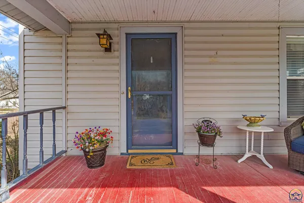 $189,900 | 502 Orange Street, Rossville, KS 66533