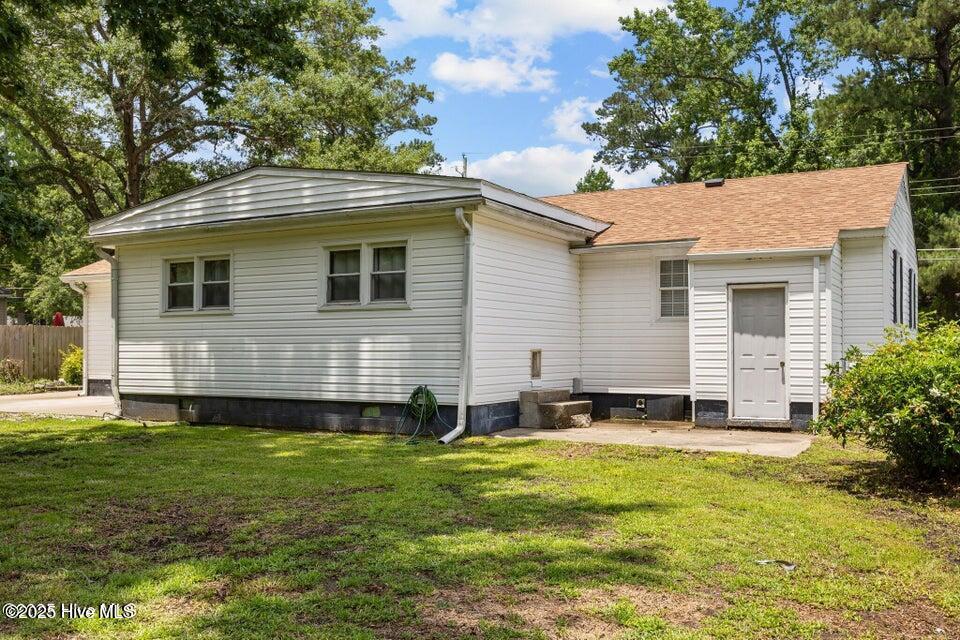 613 Maple Street Jacksonville, NC 28540 - Photo 20 of 23 back 1