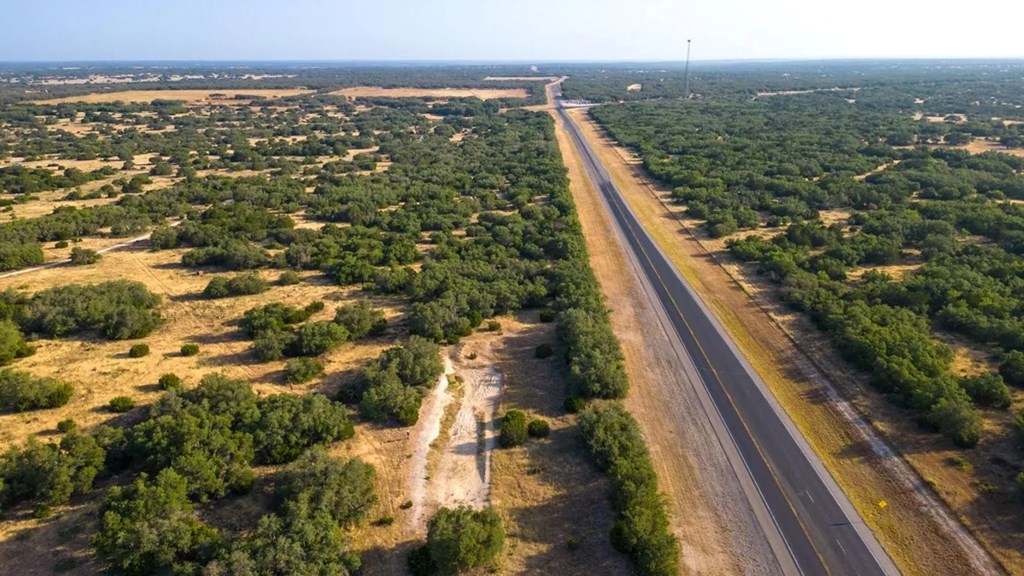 2 Elrincon Road Mountain Home, TX 78058 - Photo 3 of 22