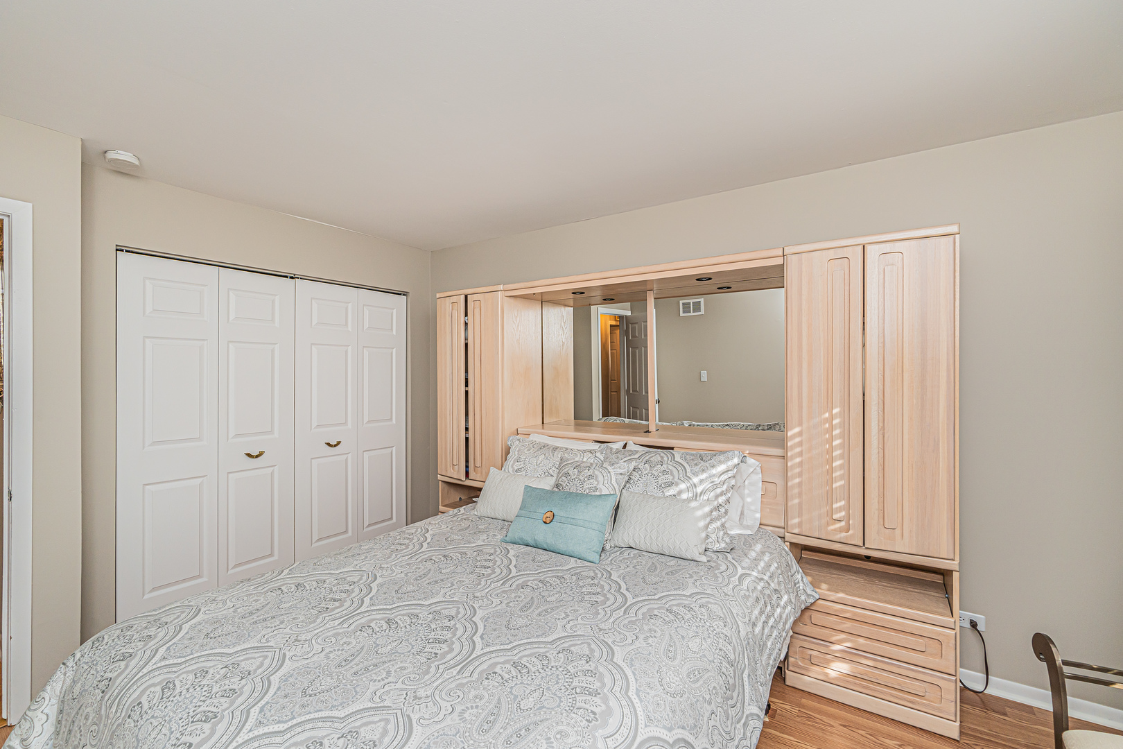 159 Harding Avenue Des Plaines, IL 60016 - Photo 33 of 44 a large bedroom with a bed and a window