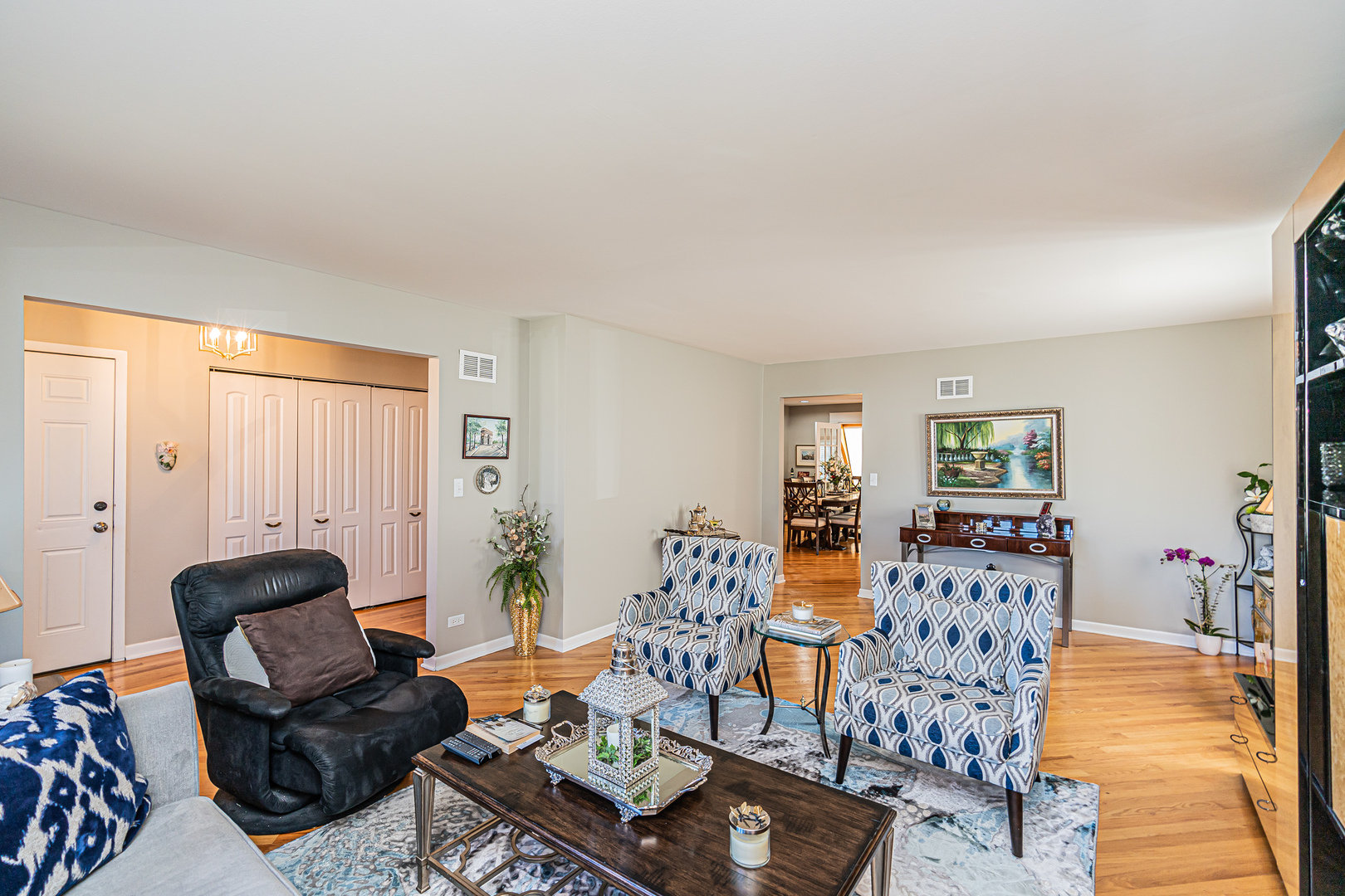 159 Harding Avenue Des Plaines, IL 60016 - Photo 8 of 44 a living room with furniture and wooden floor