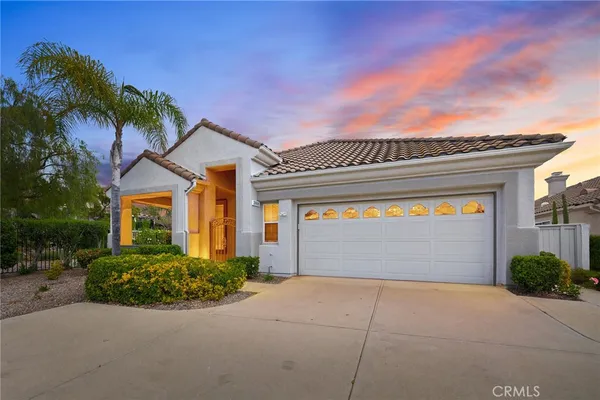 $624,999 | 39996 Vía Tiama, Murrieta, CA 92562