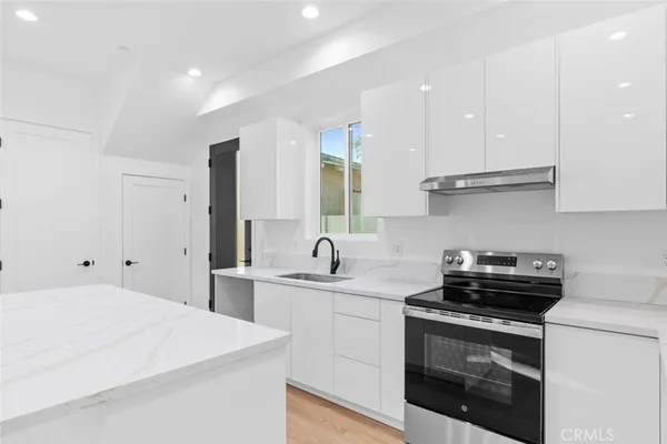 $1,650,000 | 6842 Cedros Avenue, Van Nuys, CA 91405