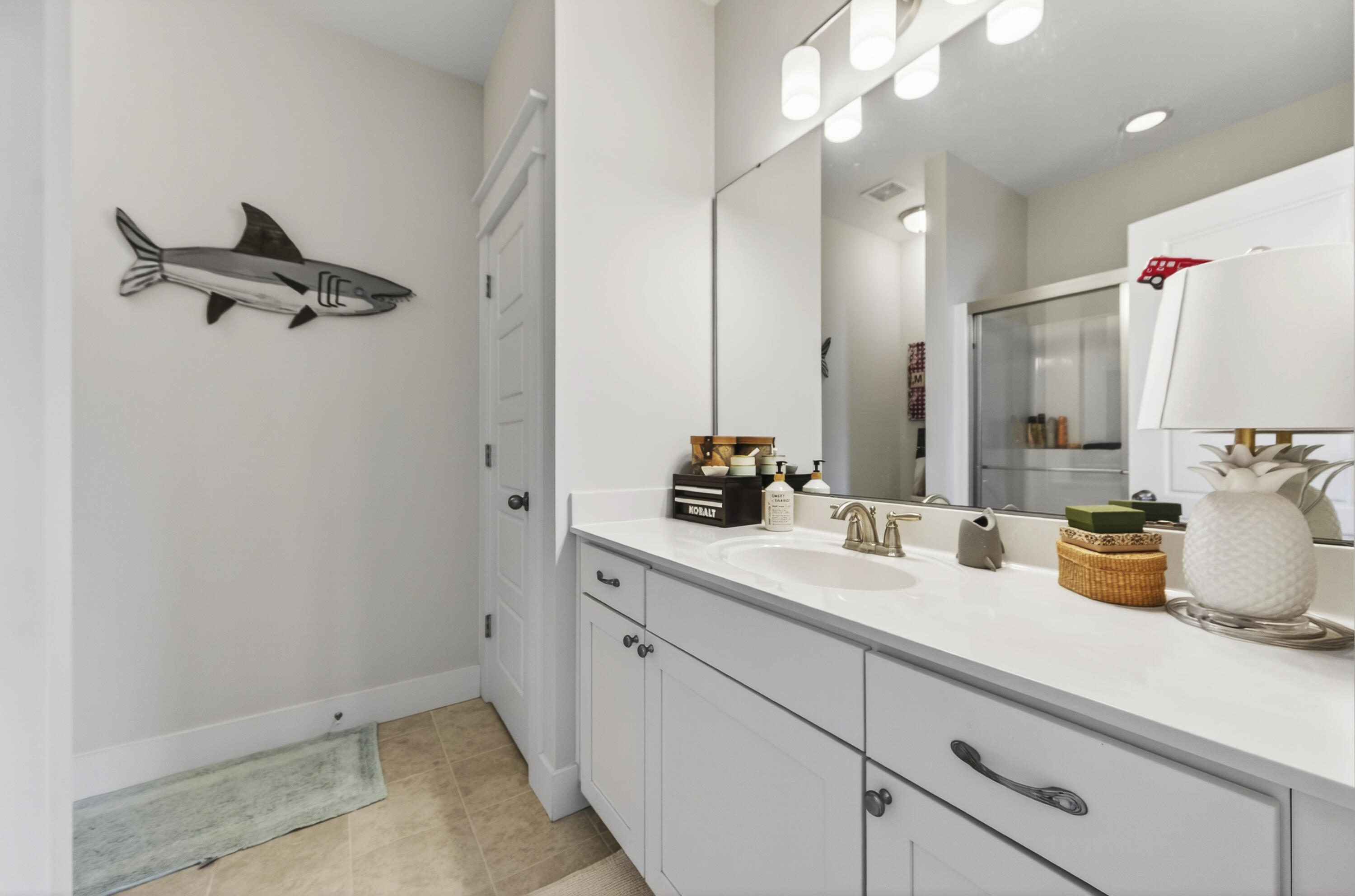 3586 Backshore Drive Mount Pleasant, SC 29466 - Photo 34 of 57 Jack-and-Jill Bathroom