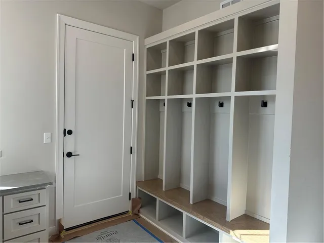 $1,594,035 | 17216 Goddard Street, Overland Park, KS 66221