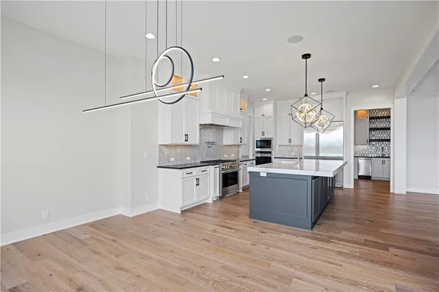 $1,574,035 | 17216 Goddard Street, Overland Park, KS 66221