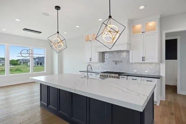 $1,594,035 | 17216 Goddard Street, Overland Park, KS 66221