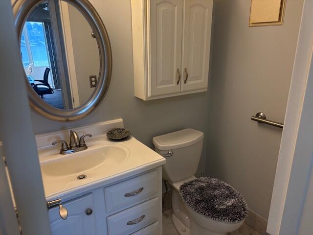 1015 Cornwall East, Unit 1015 Boca Raton, FL 33434 - Photo 15 of 19 2nd Bathroom