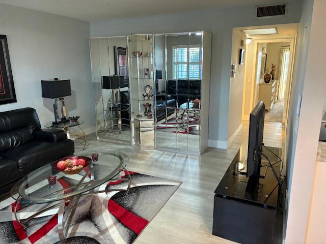 1015 Cornwall East, Unit 1015 Boca Raton, FL 33434 - Photo 6 of 19 Living Room