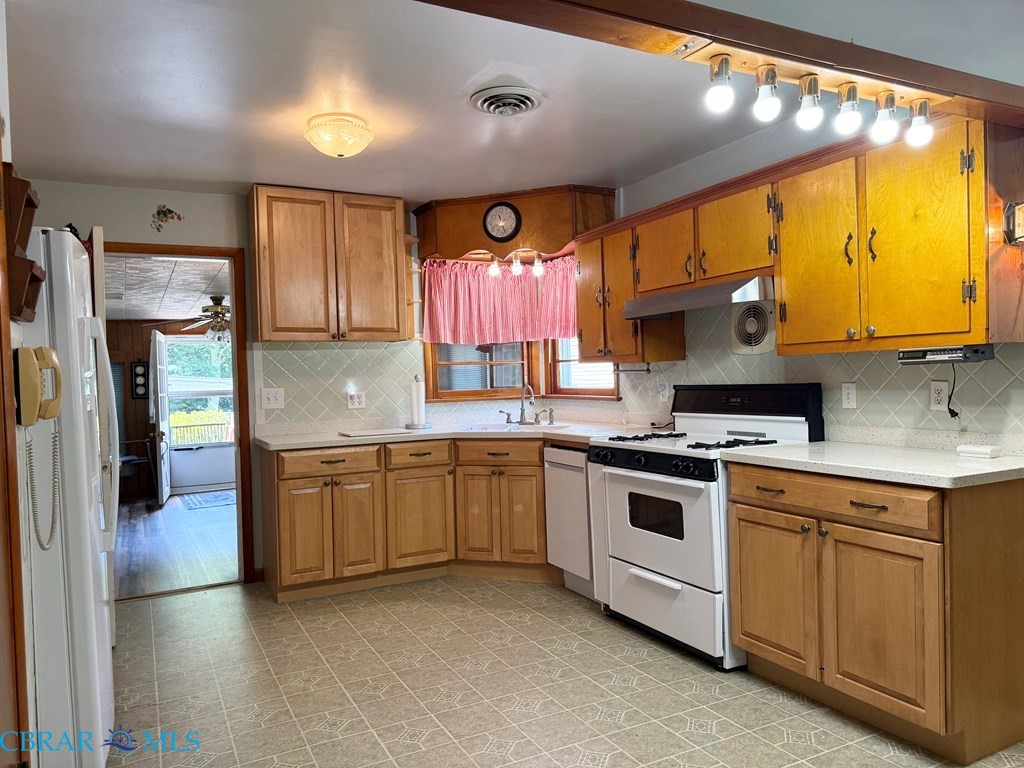 664 Sandy Point Road Heathsville, VA 22473 - Photo 5 of 12 Gallery Image 5