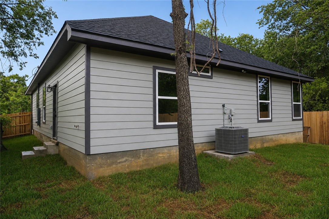 911 Harlem Lane Bryan, TX 77803 - Photo 16 of 18