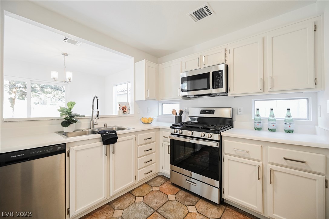 2309 Bowstring Drive Las Vegas, NV 89142 - Photo 11 of 28