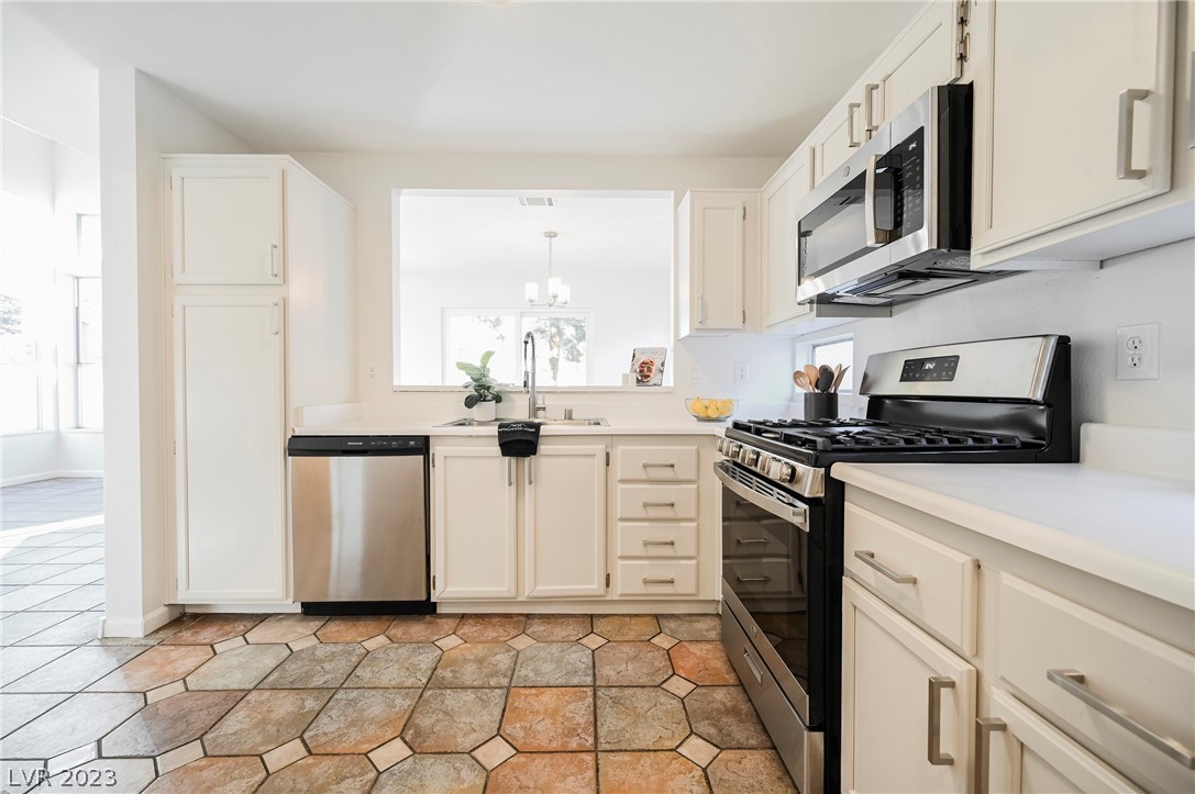 2309 Bowstring Drive Las Vegas, NV 89142 - Photo 12 of 28