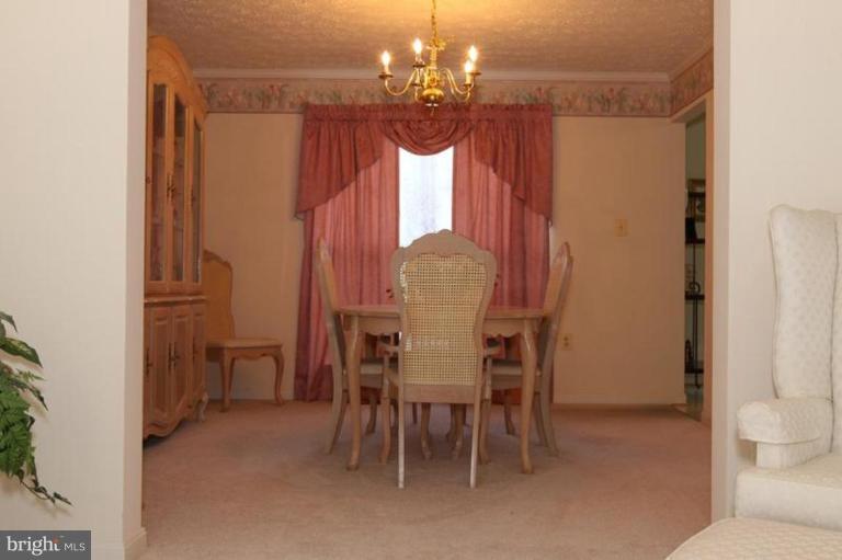 10110 Summershade Lane Springdale, MD 20721 - Photo 4 of 10 Dining Room