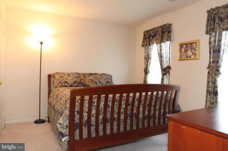 10110 Summershade Lane Springdale, MD 20721 - Photo 10 of 10 Bedroom #2