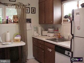 1452 Kenhorst Boulevard Reading, PA 19607 - Photo 2 of 6 Gallery Image 2
