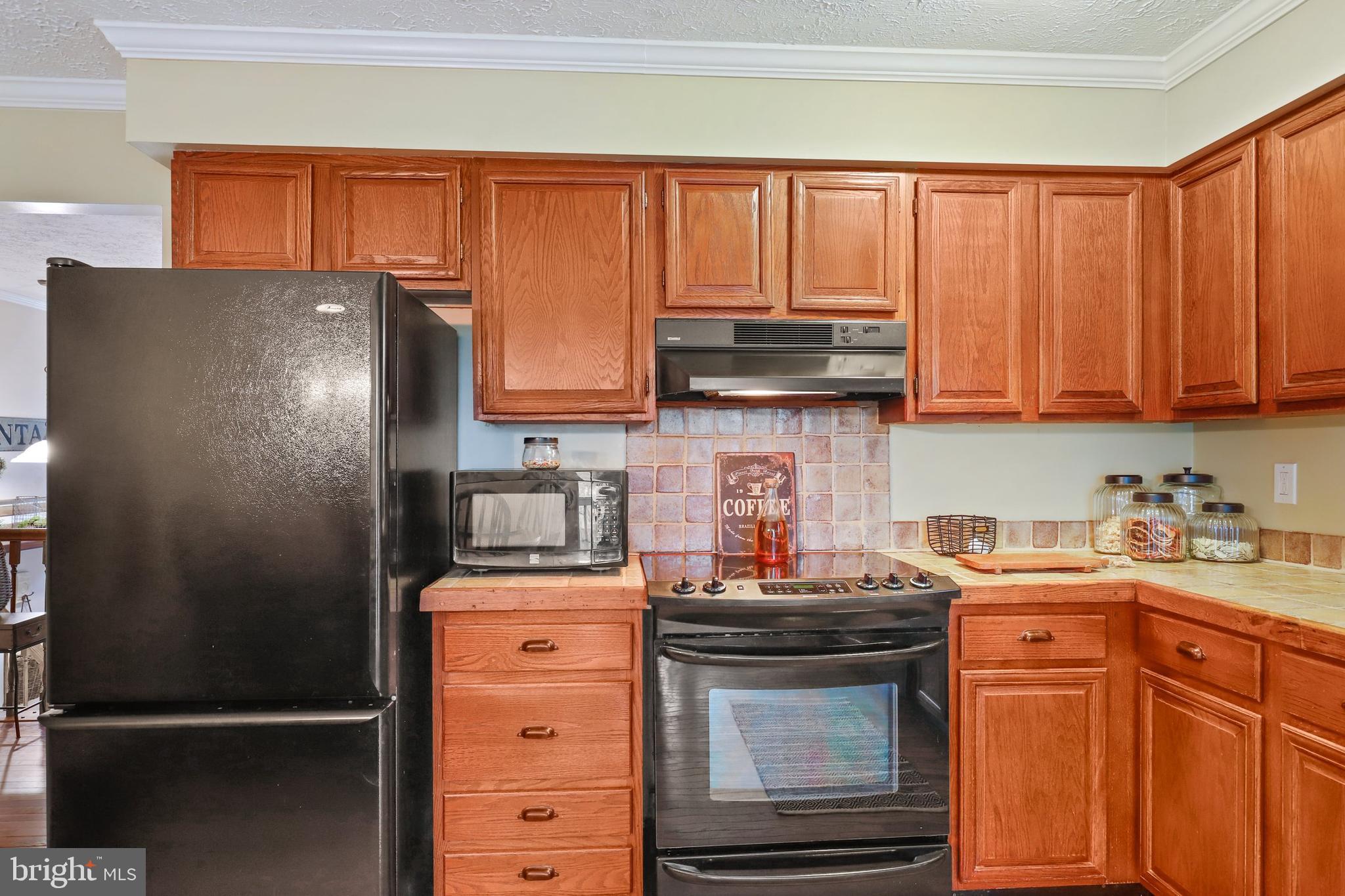 194 Oak Drive Pasadena, MD 21122 - Photo 11 of 35