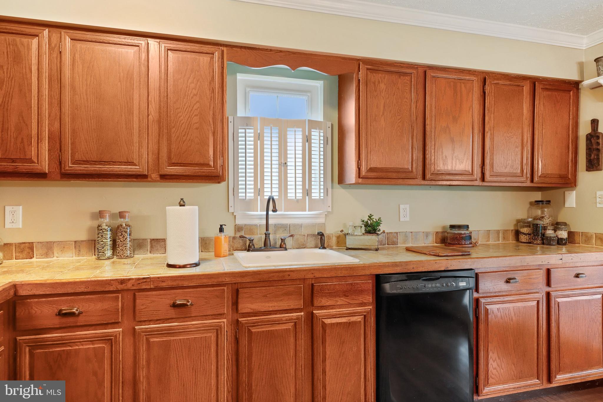 194 Oak Drive Pasadena, MD 21122 - Photo 12 of 35