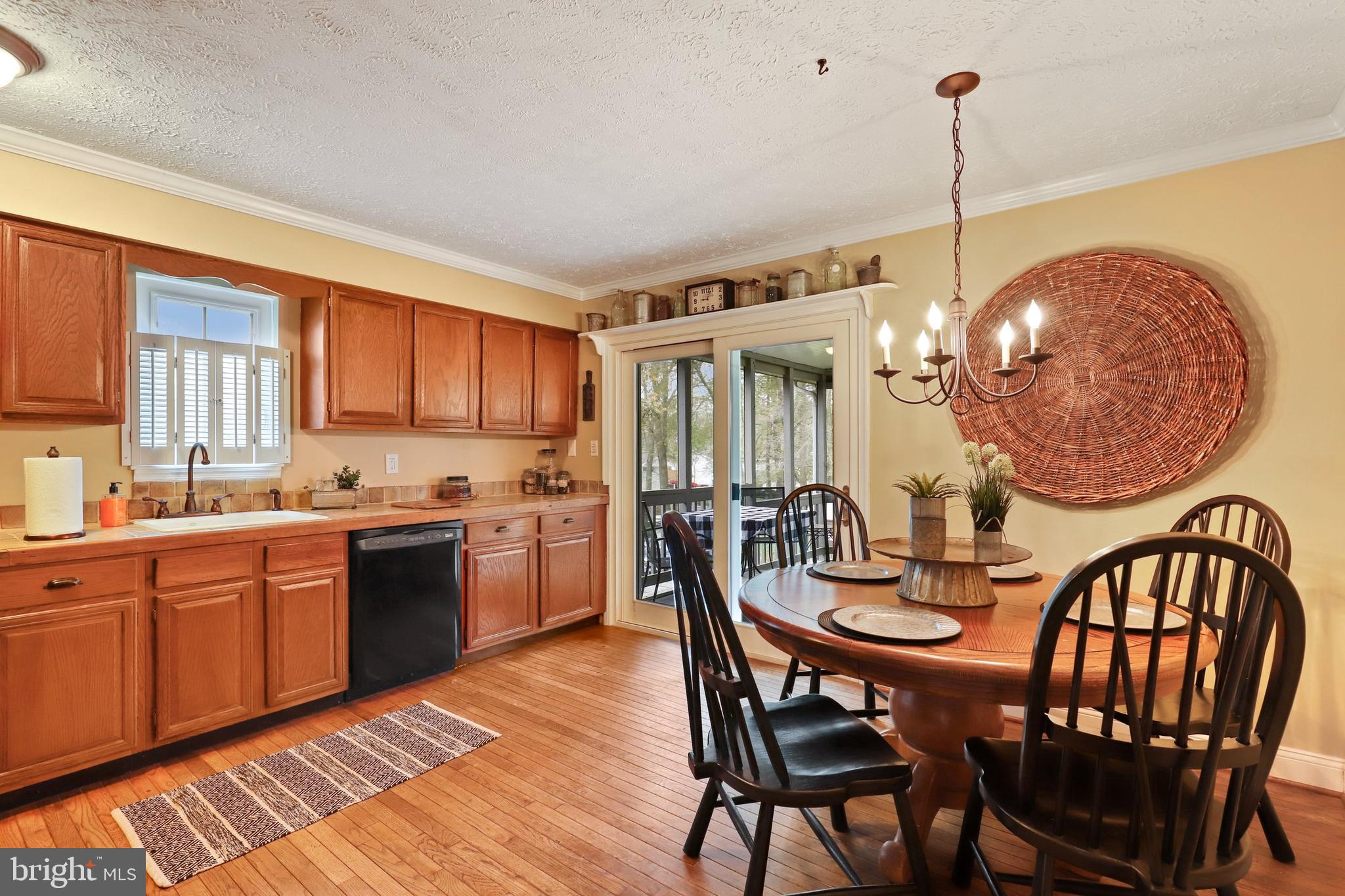 194 Oak Drive Pasadena, MD 21122 - Photo 7 of 35