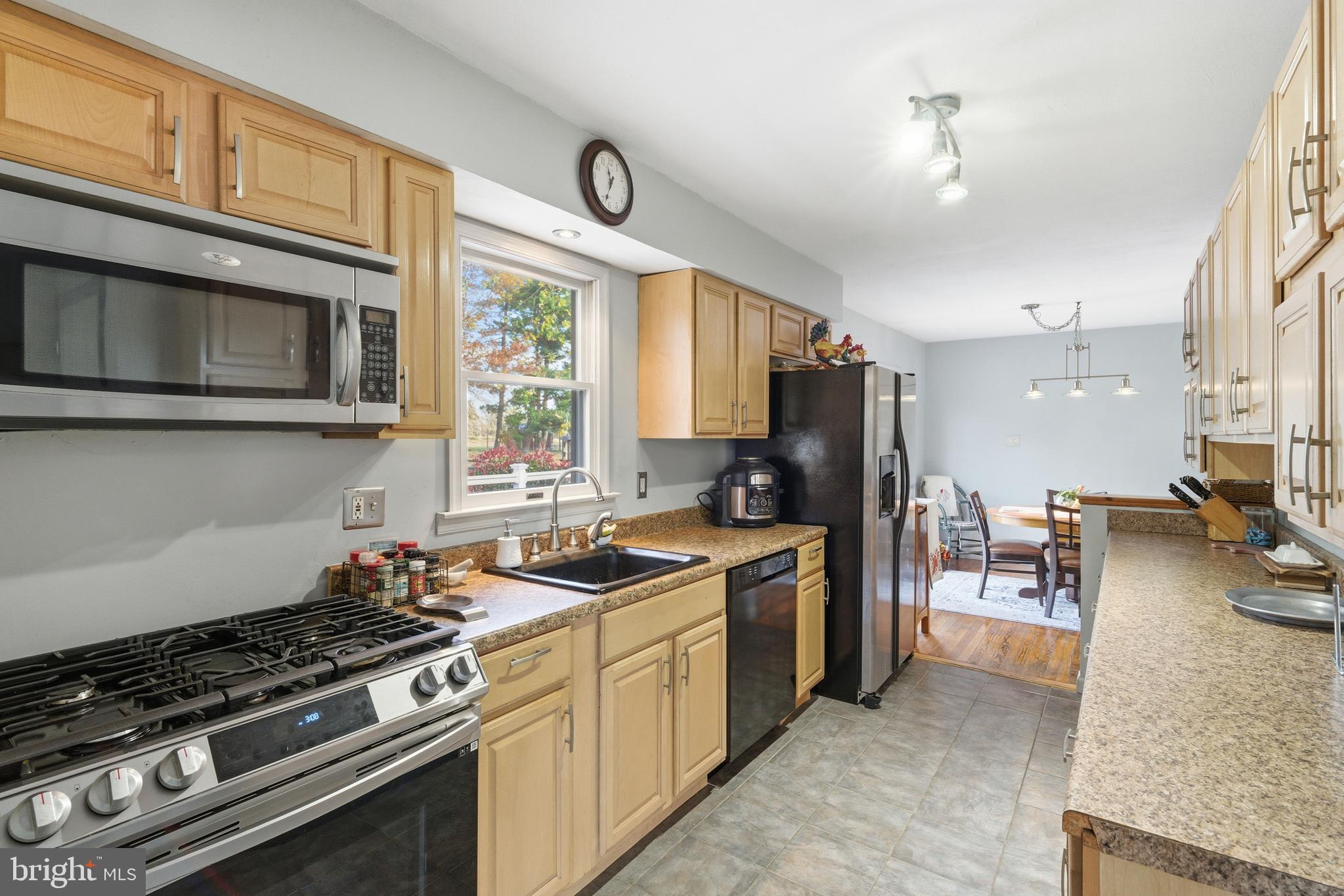 17 Woosamonsa Road Pennington, NJ 08534 - Photo 21 of 43