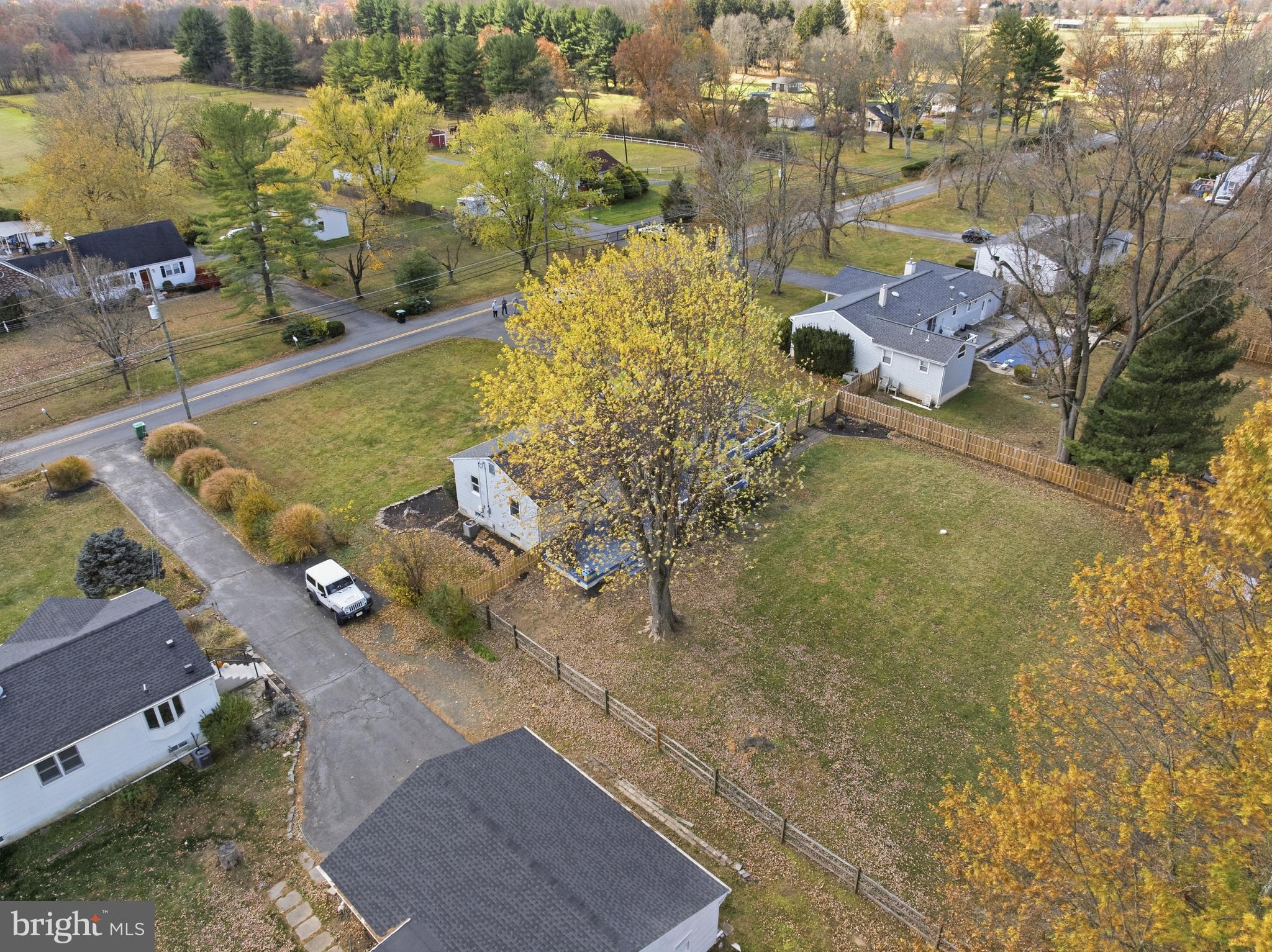 17 Woosamonsa Road Pennington, NJ 08534 - Photo 40 of 43