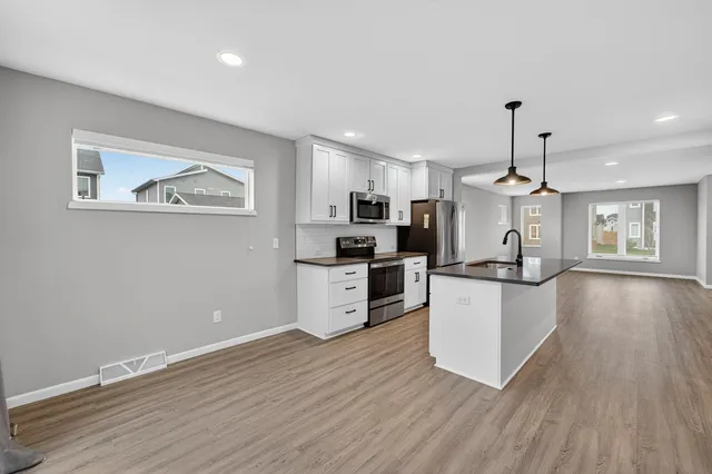 $424,900 | 2546 Wildcat Drive, Fitchburg, WI 53711