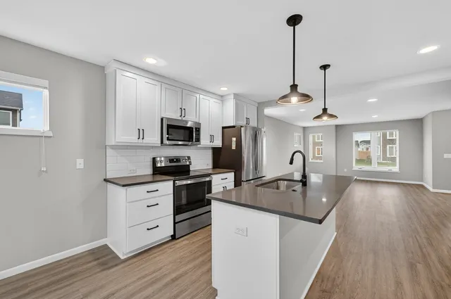 $424,900 | 2546 Wildcat Drive, Fitchburg, WI 53711