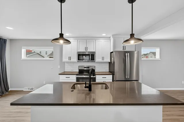 $424,900 | 2546 Wildcat Drive, Fitchburg, WI 53711