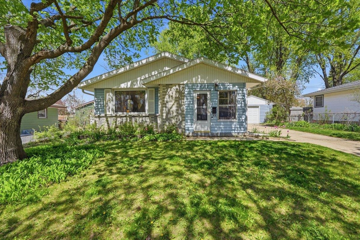 4802 Steinhauer Trail Madison, WI 53716 - Photo 3 of 45