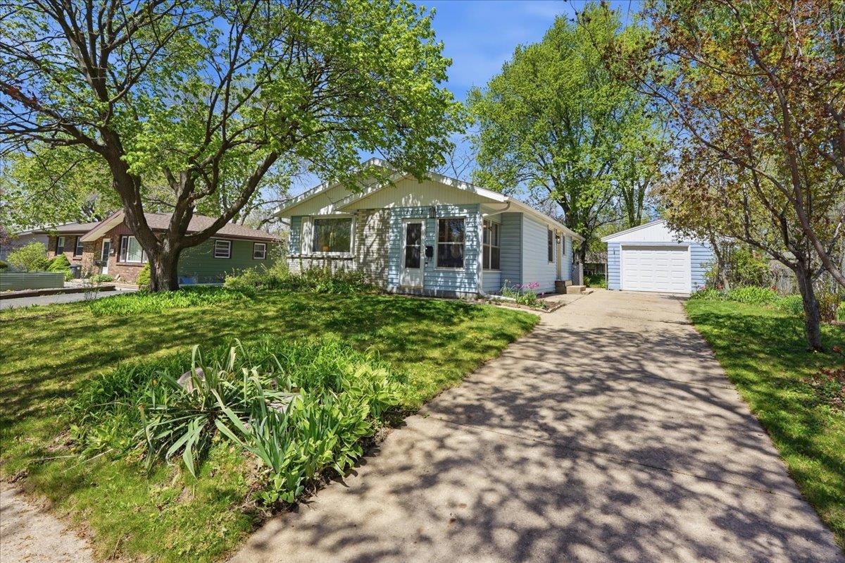 4802 Steinhauer Trail Madison, WI 53716 - Photo 4 of 45