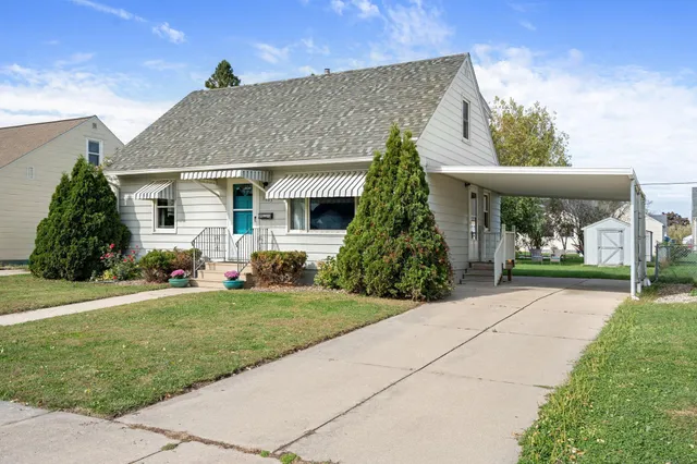 $180,000 | 1803 3rd Avenue Southeast, Austin, MN 55912