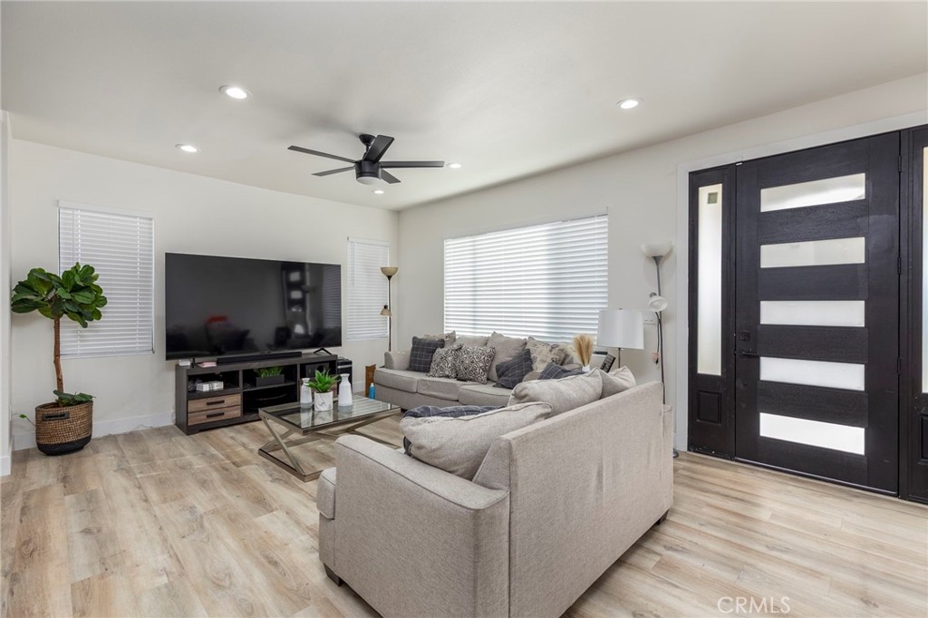 9325 Magnolia Avenue Riverside, CA 92503 - Photo 3 of 28