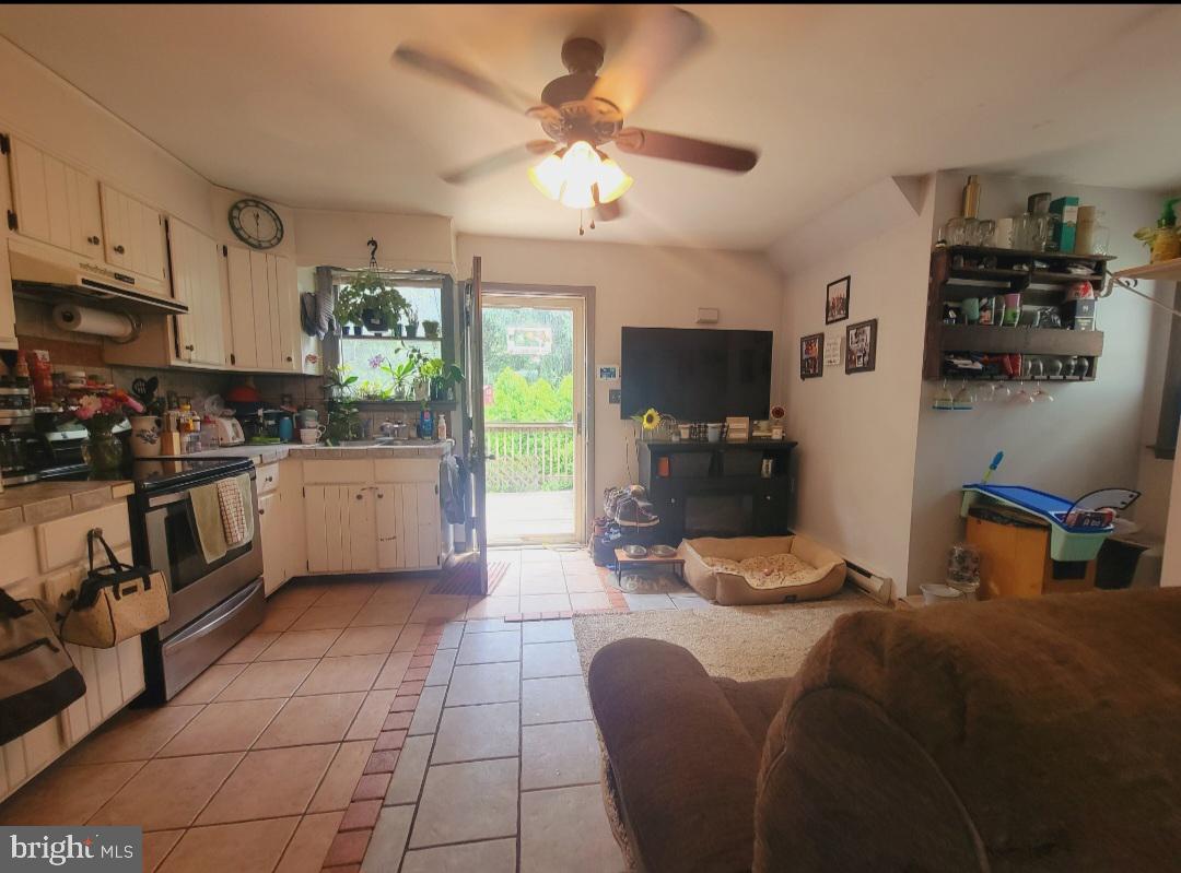 331 York Road Carlisle, PA 17013 - Photo 19 of 27 second unit