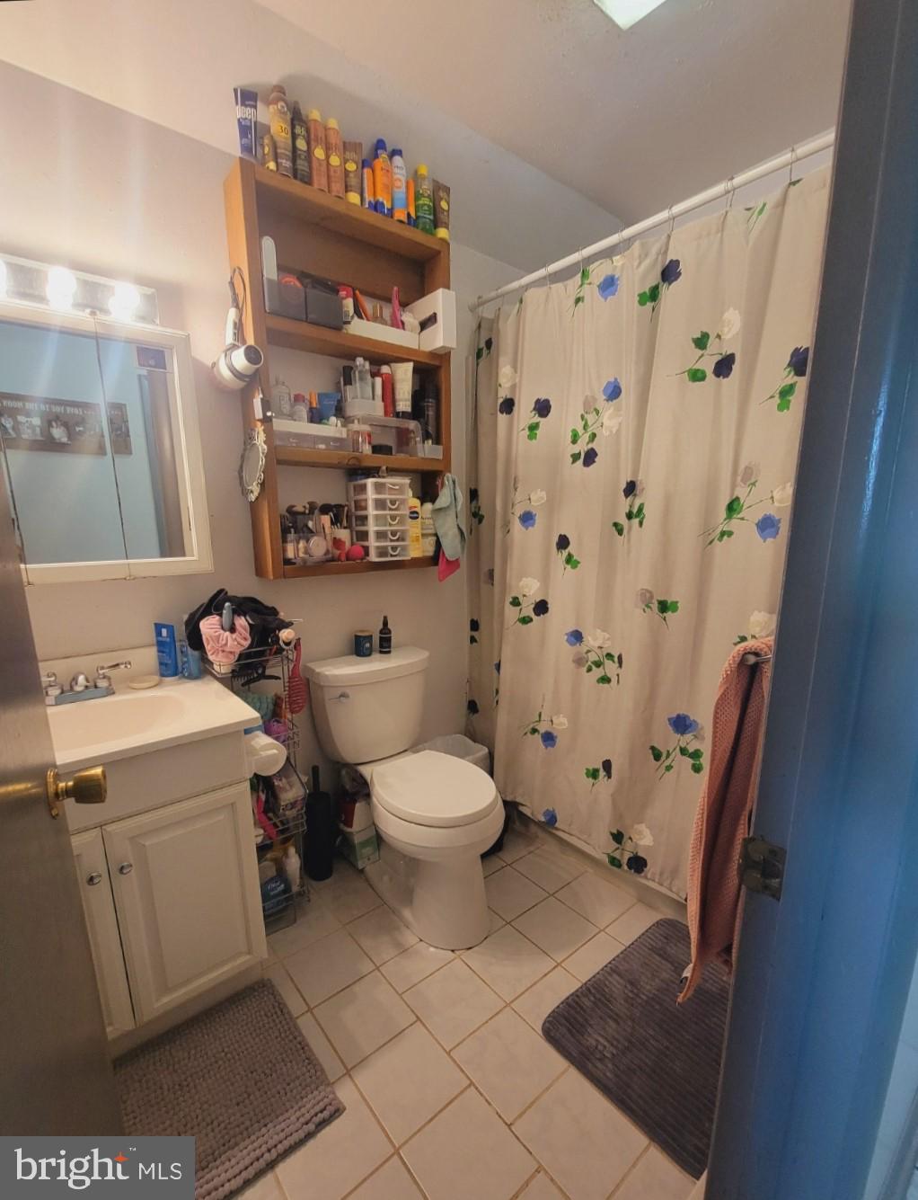 331 York Road Carlisle, PA 17013 - Photo 23 of 27 full bathroom second unit