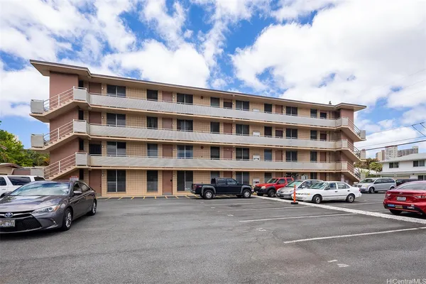 $1,950 | 855 Olokele Avenue, Unit 401, Honolulu, HI 96816