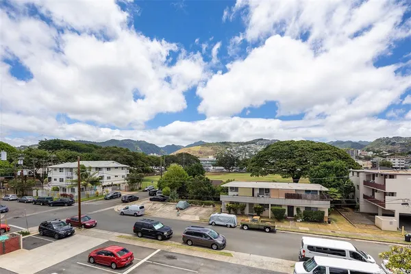 $1,950 | 855 Olokele Avenue, Unit 401, Honolulu, HI 96816