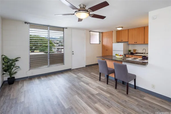 $1,950 | 855 Olokele Avenue, Unit 401, Honolulu, HI 96816