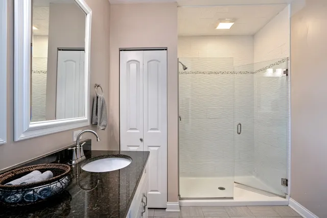 $3,300 | 1406 North Washtenaw Avenue, Unit 3, Chicago, IL 60622